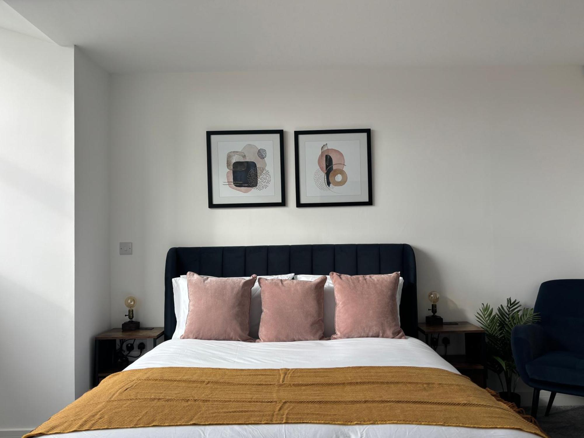 Manchester Apt, Free Parking, Business, Couples & Families エクステリア 写真