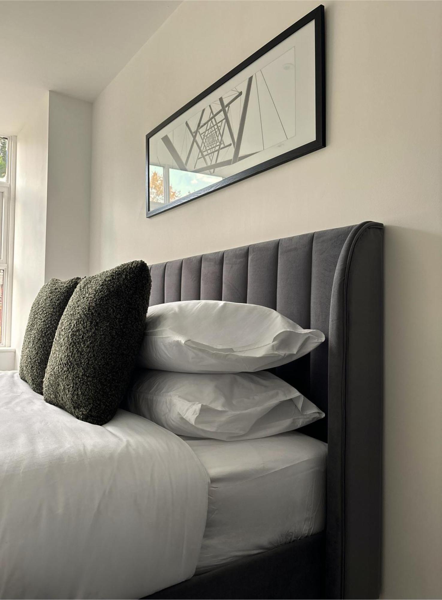 Manchester Apt, Free Parking, Business, Couples & Families エクステリア 写真