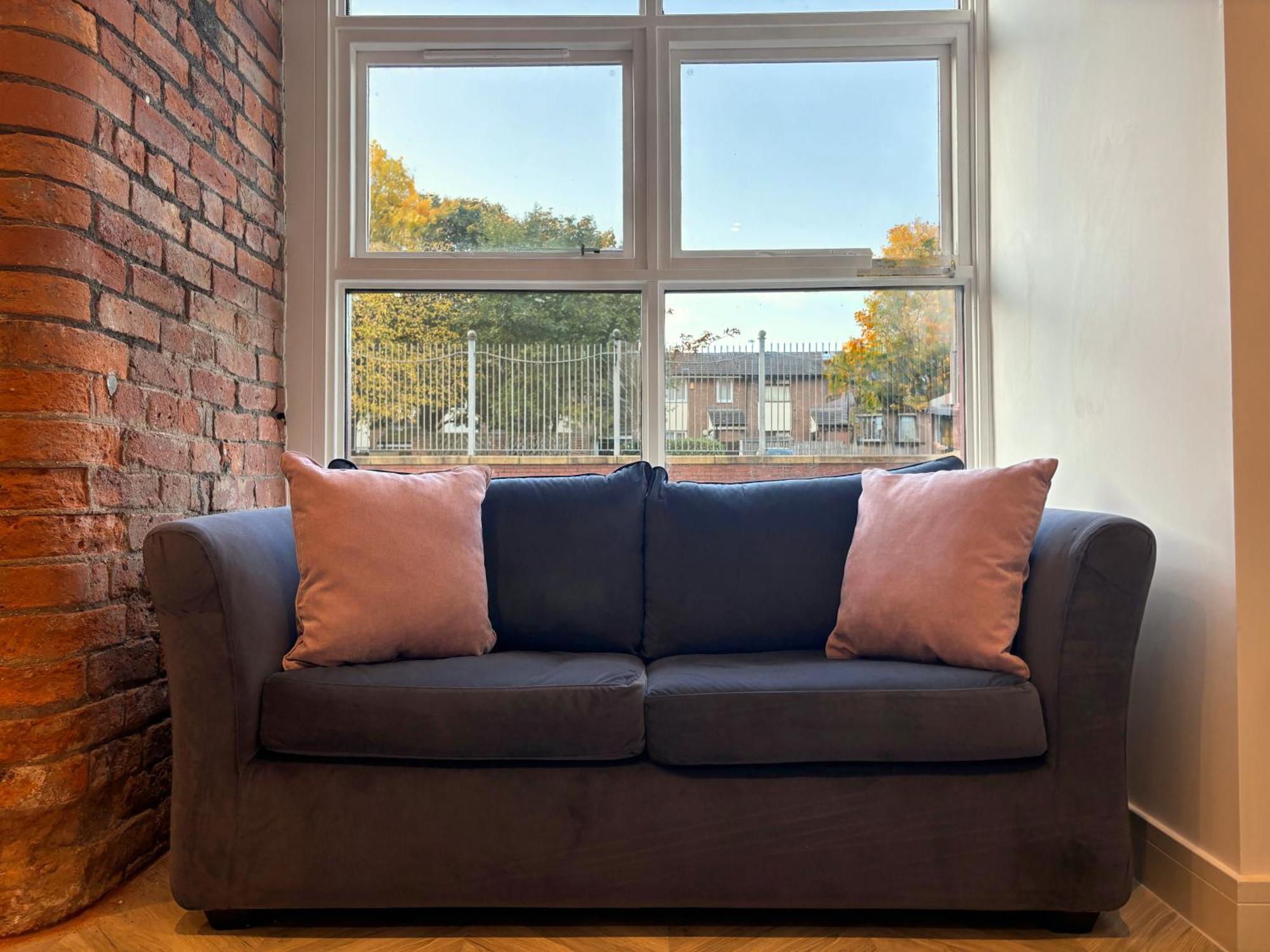 Manchester Apt, Free Parking, Business, Couples & Families エクステリア 写真